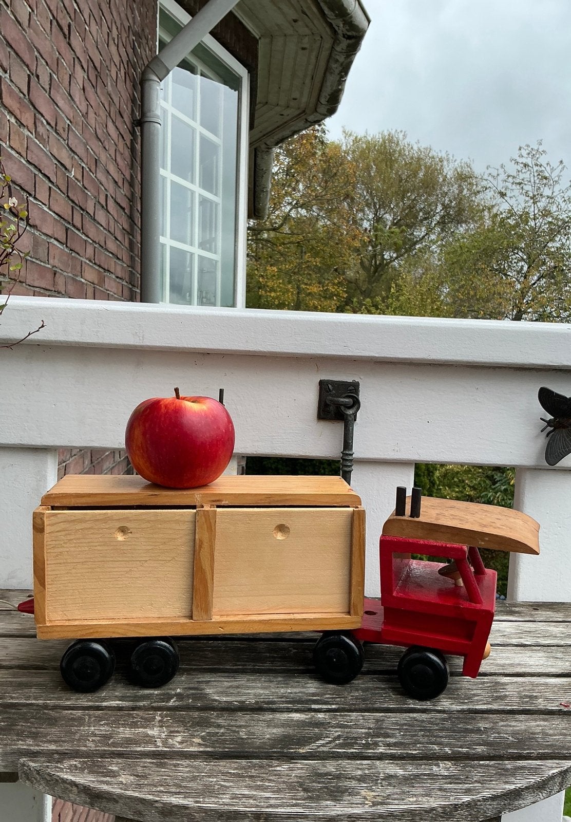 Oud houten speelgoed. Vrachtwagen cabine met oplegger. Auto., Kinderen en Baby's, Speelgoed | Houten speelgoed, Ophalen of Verzenden