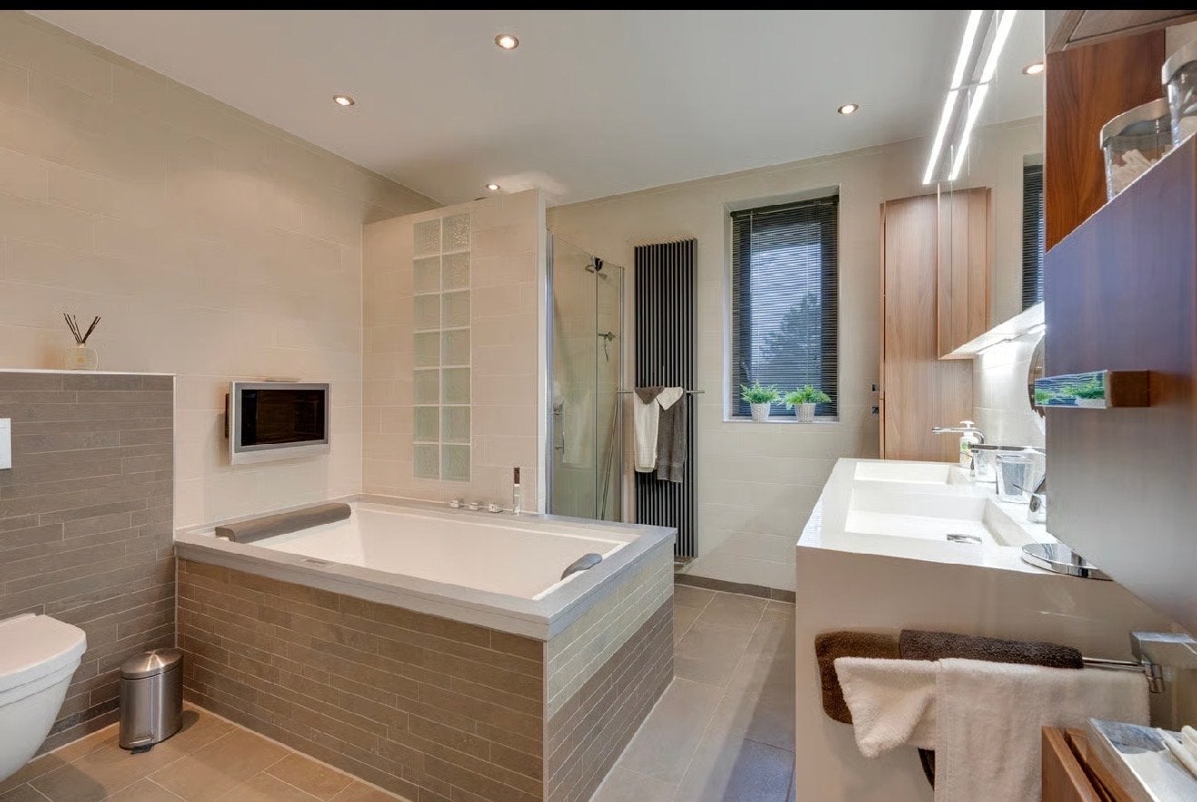 Badkamer TV - Compact en Waterbestendig, Ophalen of Verzenden, Gebruikt, Minder dan 40 cm