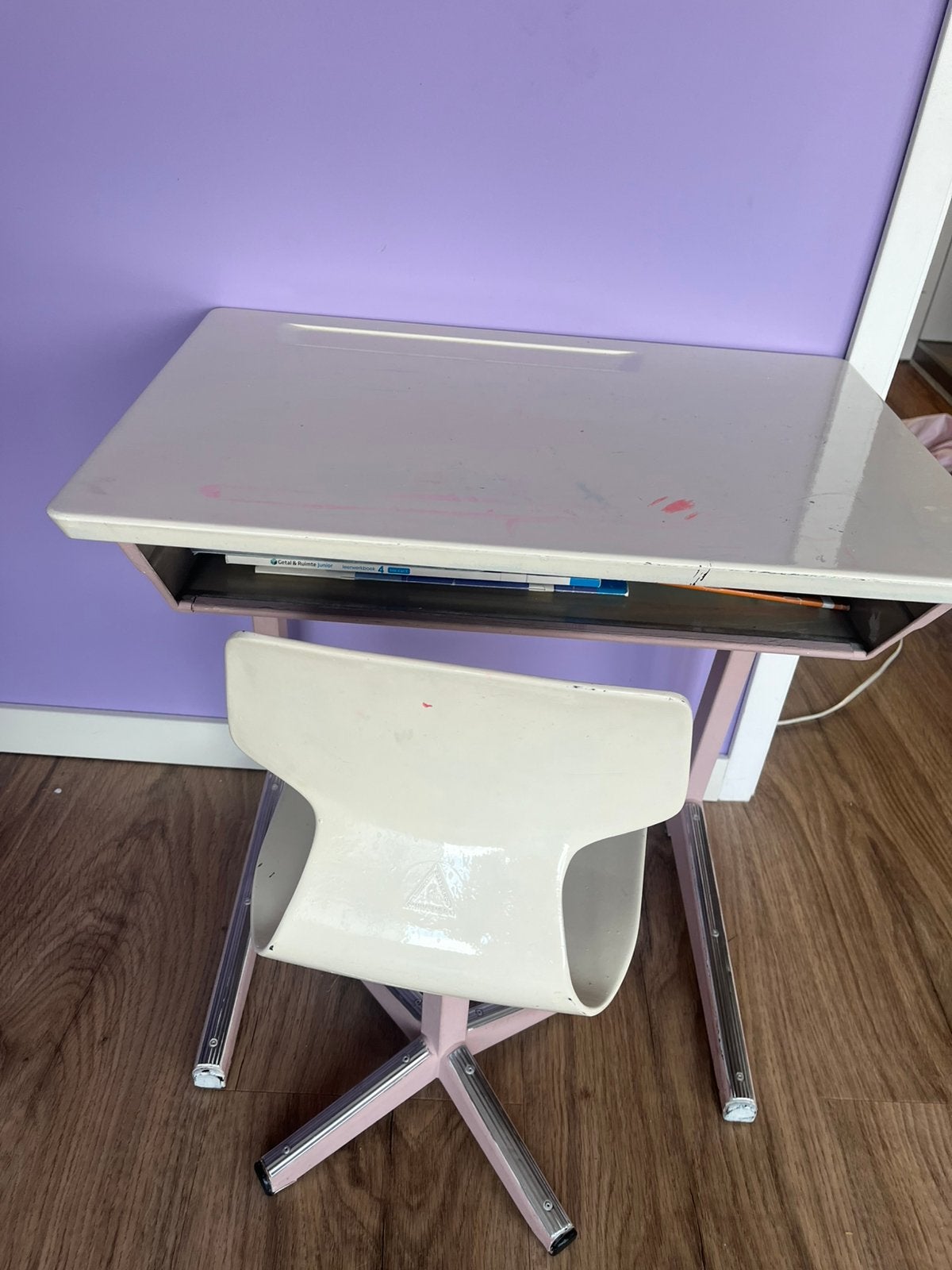 Bureautje, Ophalen, Zo goed als nieuw, Tafel(s)