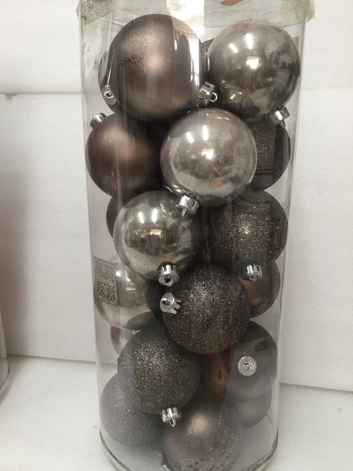 24 kerstballen, kleur Taupe, Diversen, Kerst, Ophalen of Verzenden, Nieuw