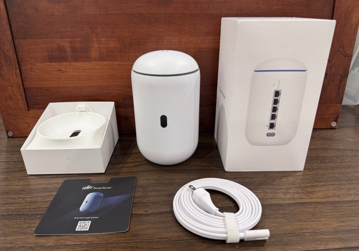 Ubiquiti UniFi Dream Router UDR, Computers en Software, Ophalen of Verzenden, Zo goed als nieuw