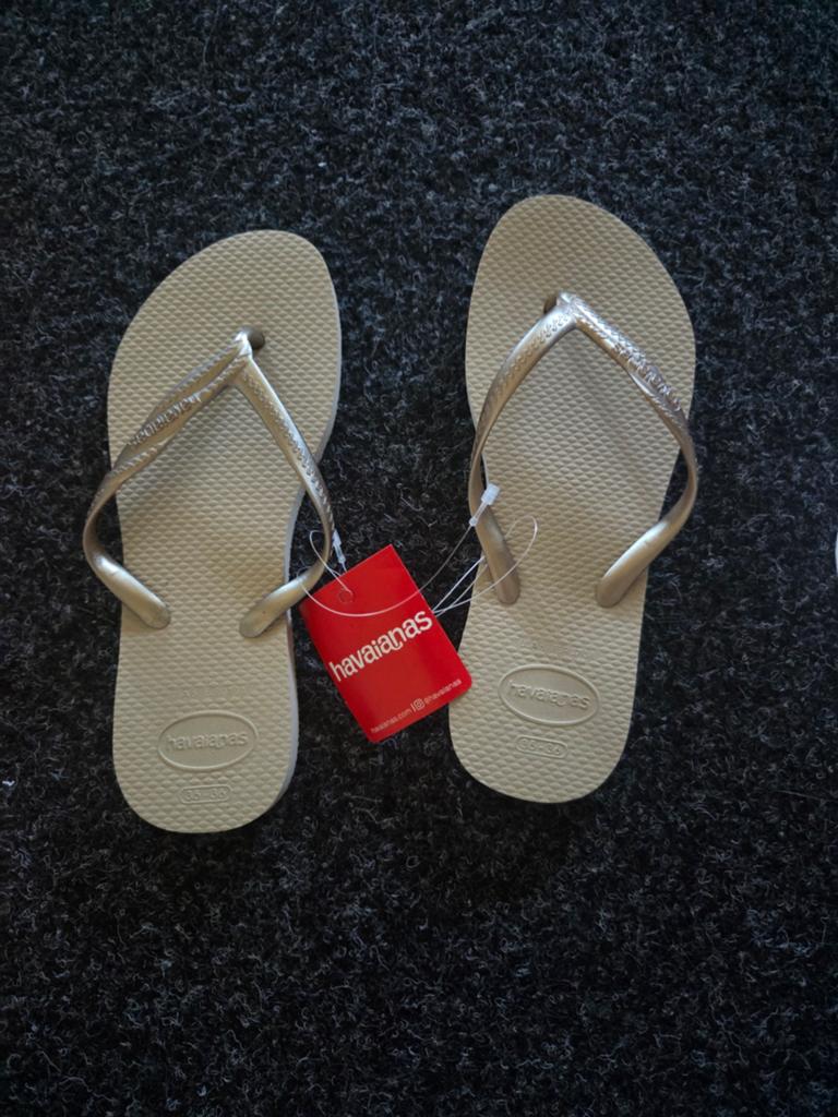 Nieuwe Havaianas slippers goudkleurig, Kleding | Dames, Slippers, Overige kleuren, Nieuw, Ophalen of Verzenden