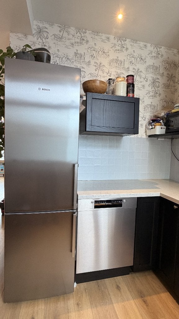 Foto 2 van Bosch Series 6 fridge-freezer KGE398IBP 201cm