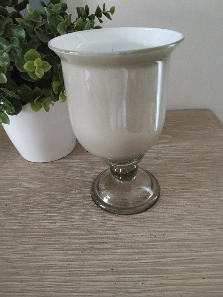 Glazen vaas op voet, Ophalen of Verzenden, Zo goed als nieuw, Op voet, Glas