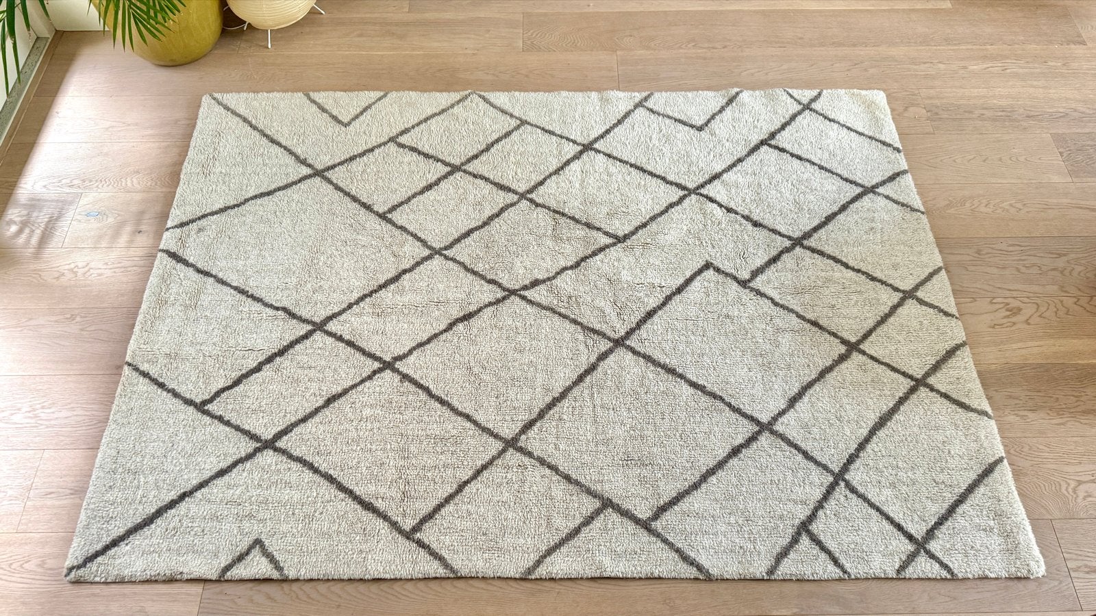 H&M wollen vloerkleed 140x200 cm – grijs/crème, Huis en Inrichting, 100 tot 150 cm, Beige, Ophalen of Verzenden, Zo goed als nieuw