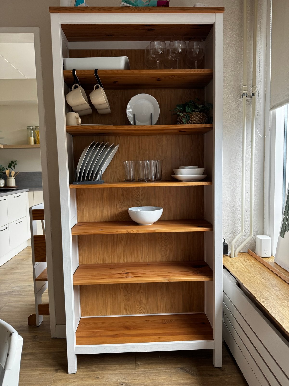 Houten boekenkast met witte zijkanten en planken, Met plank(en), Gebruikt, 200 cm of meer, 25 tot 50 cm