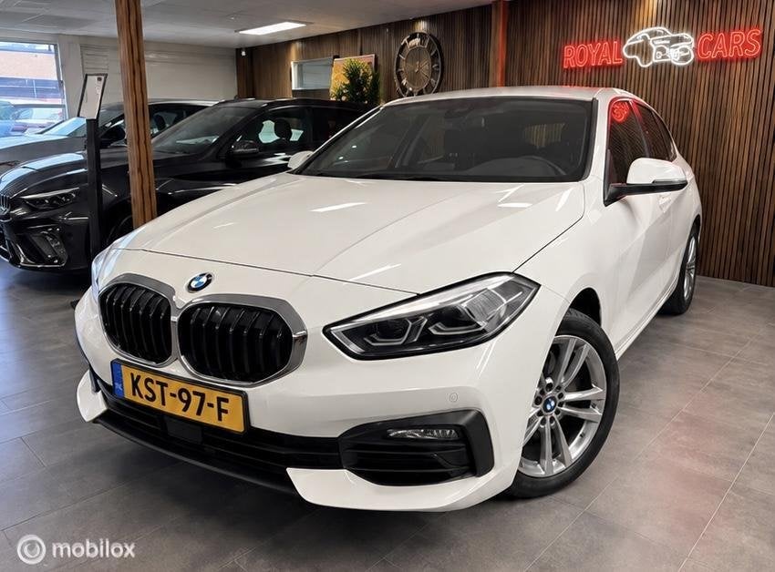 BMW 1-serie 120i Executive|Carplay|Nieuwe Staat!, 1998 cc, 730 kg, Gebruikt, Euro 6