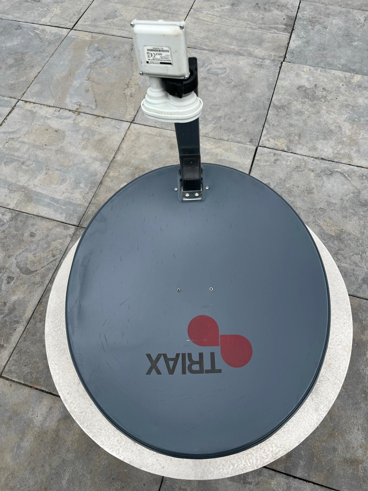 Triax schotelantenne met LNB en statief voor de caravan., Ophalen of Verzenden, Gebruikt