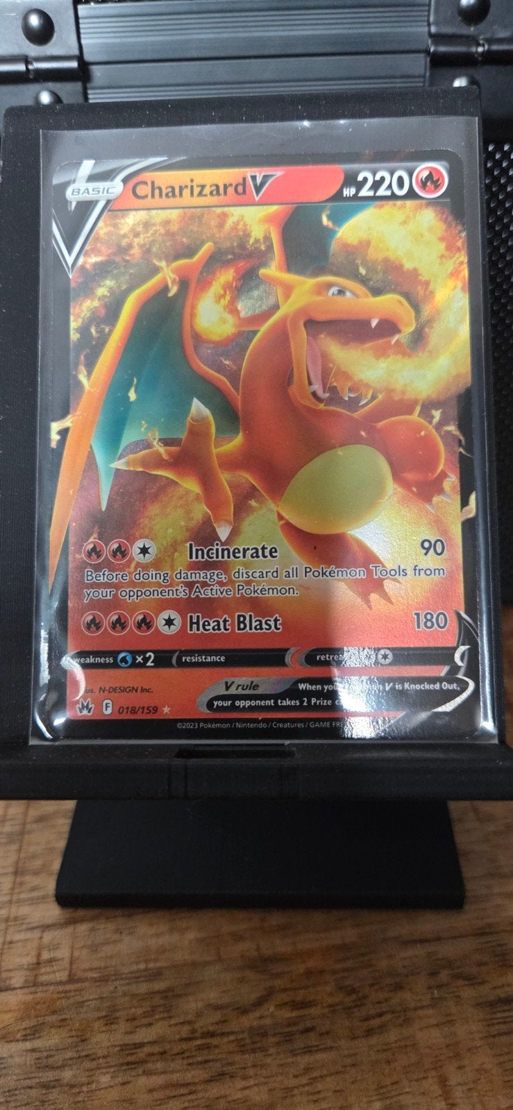 Pokémon Kaart Charizard V 018/159, Ophalen of Verzenden, Zo goed als nieuw
