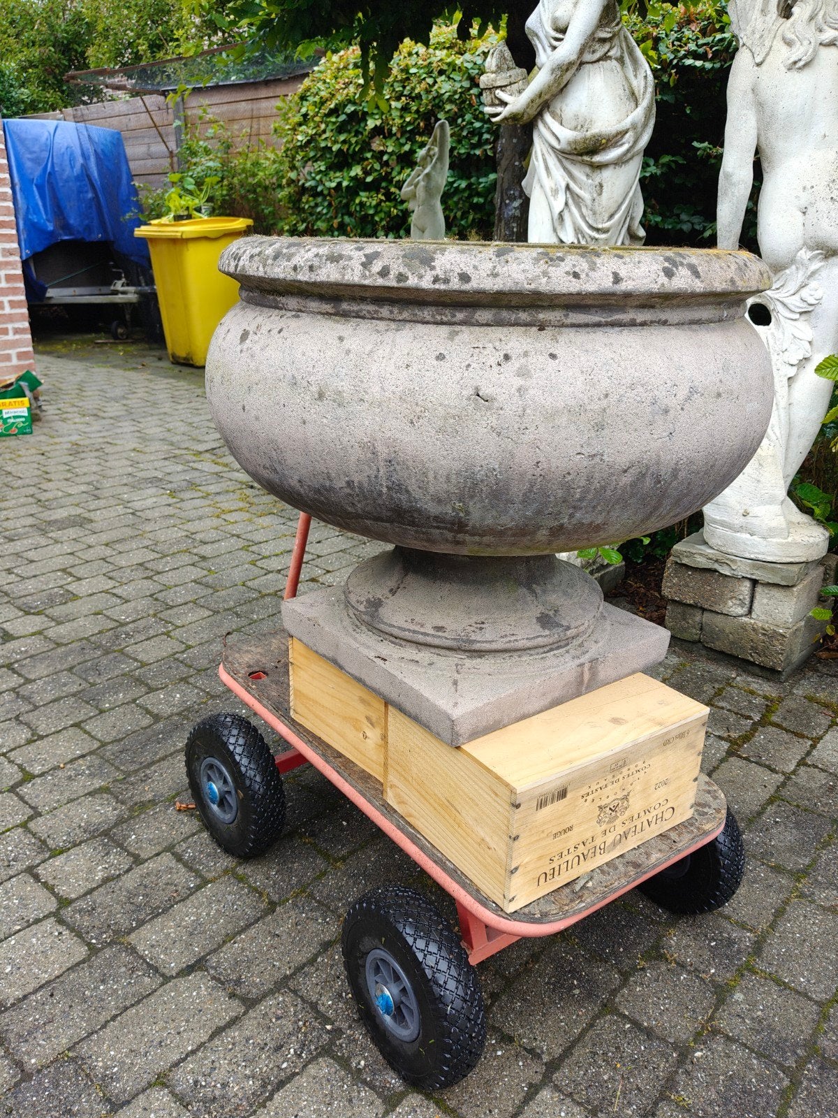 Zeer grote 65cm doorsnede tuinvaas beton bloempot modern, Ophalen
