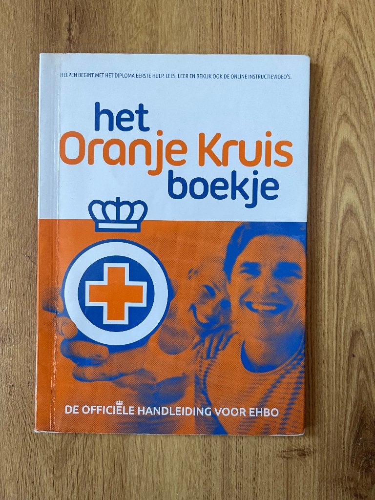 EHBO oranje kruis boek, Niet van toepassing, Diverse auteurs, Ophalen of Verzenden, Zo goed als nieuw