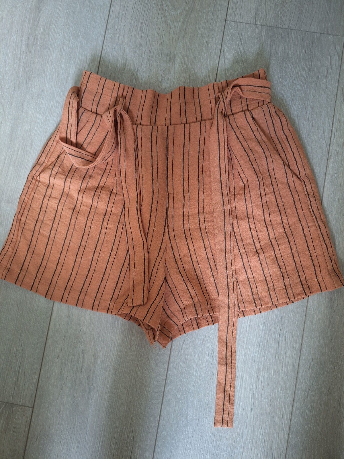 Ivivi gestreepte short met strikceintuur - Maat S, Kort, Oranje, Ophalen of Verzenden, Ivivi