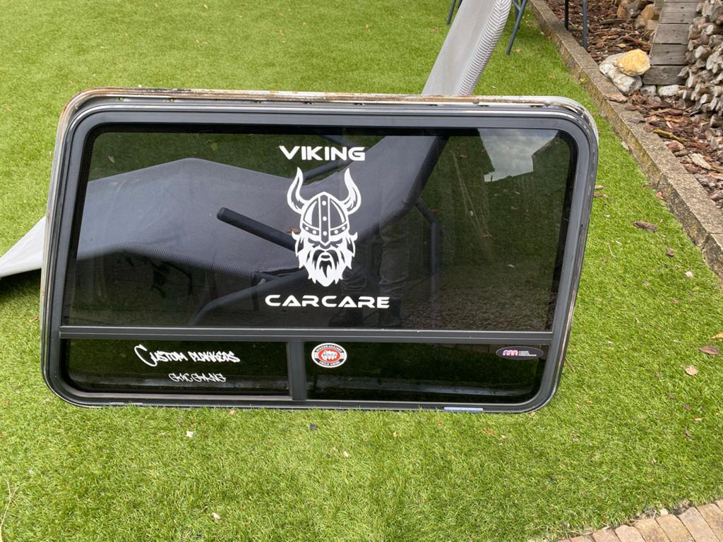 2 zijramen met alu frame en binnenkozijn voor campers, Caravans en Kamperen, Camper-accessoires, Ophalen, Gebruikt