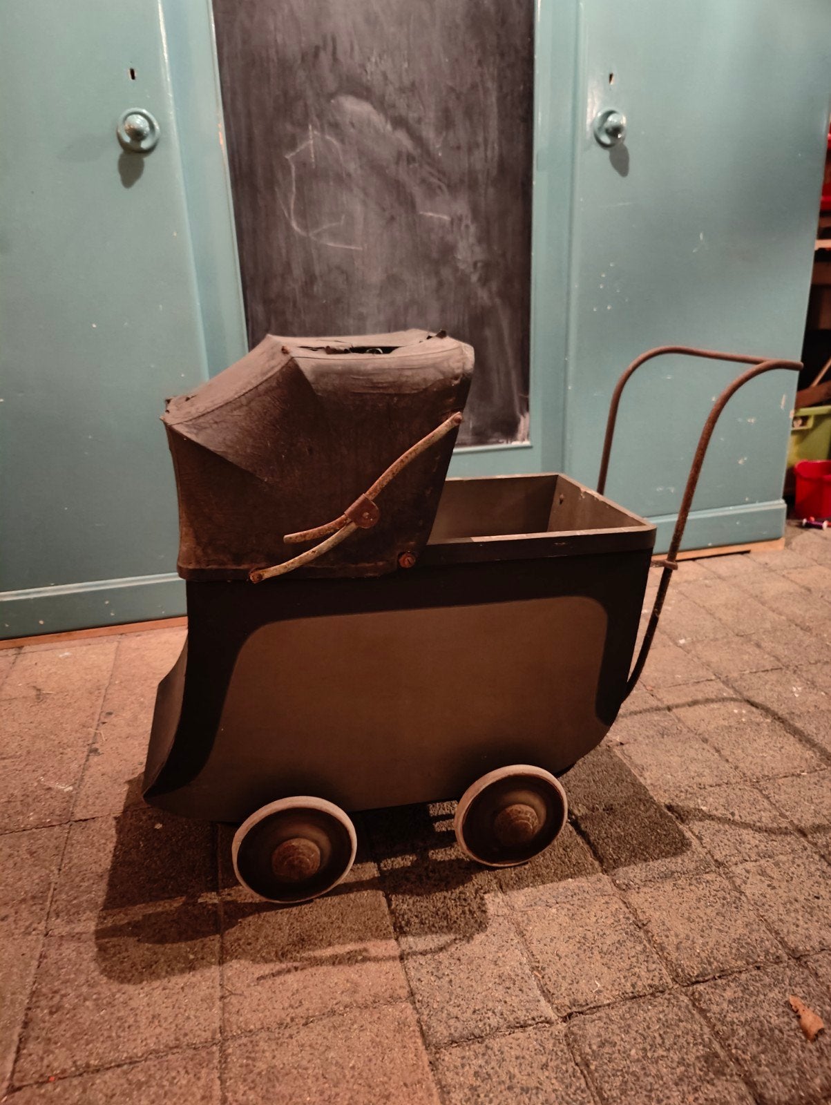 oude poppenwagen, schuurvondst te restaureren, Ophalen