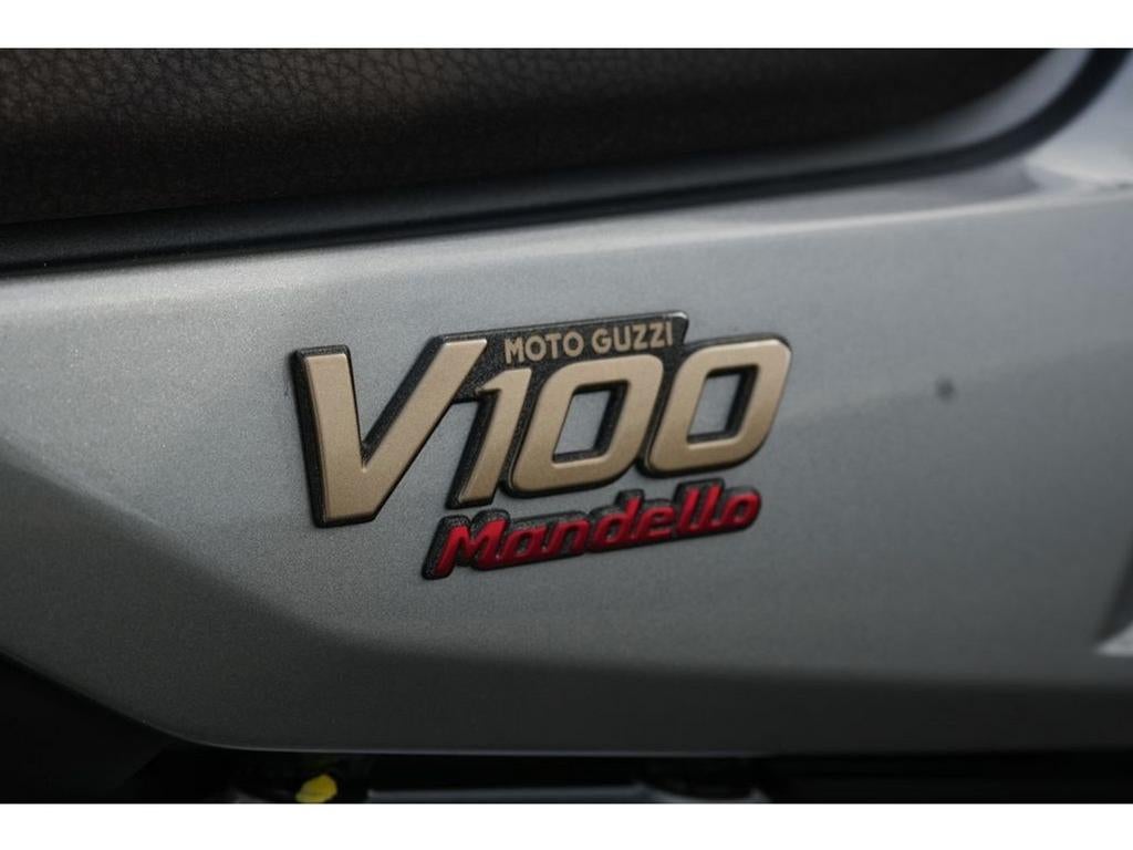 Moto Guzzi V100 Mandello S | Topkoffer | Navi (bj 2023) 25,3, 2 cilinders, Motorrijbewijs A, Bedrijf, Onbekend