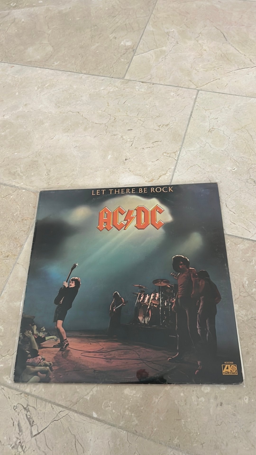LP AC/DC let there be rock, Ophalen of Verzenden, Zo goed als nieuw