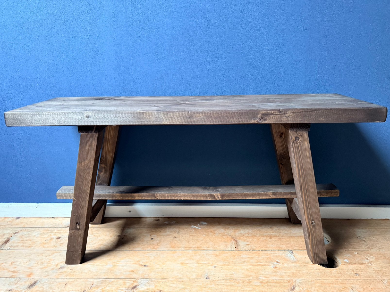 Sober donker houten bankje., Ophalen of Verzenden, Zo goed als nieuw, Hout
