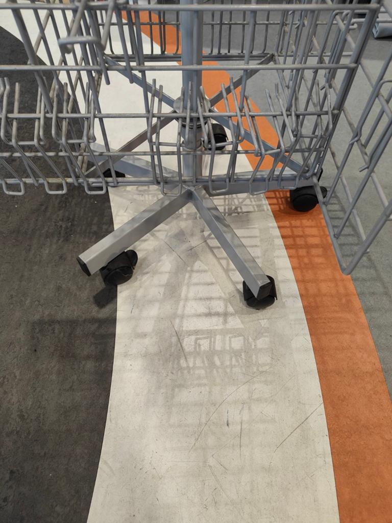 Metalen draaimolen displayrek, Huis en Inrichting, Kasten | Stellingkasten, Ophalen