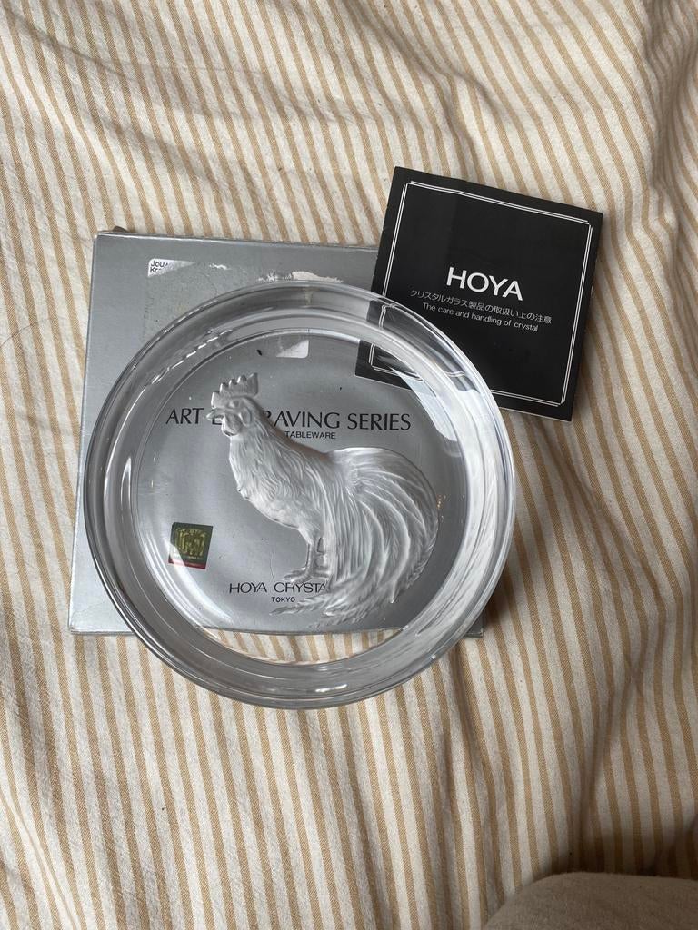 Hoya Crystal Tokyo Art Engraving Series Schaal met Haan, Antiek en Kunst, Ophalen of Verzenden