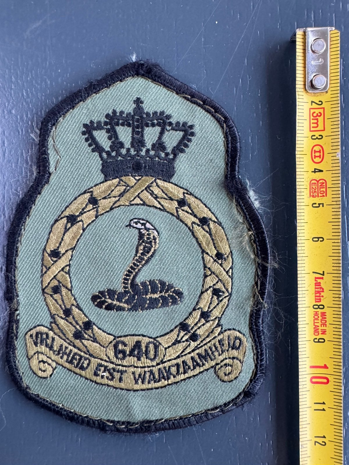 KLu RNLAF krionembleem gvt 640, Ophalen of Verzenden, Luchtmacht, Nederland, Embleem of Badge