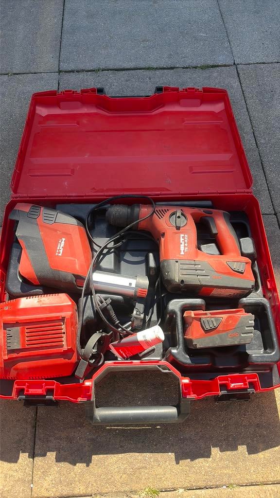 Hilti boormachine + 2x b22 5.2 accus + lader + accessoires, Ophalen of Verzenden, Gebruikt, Boormachine