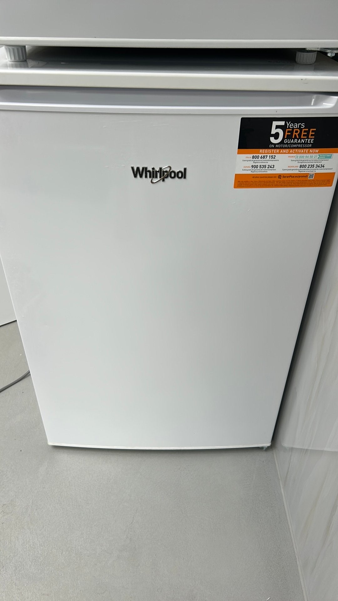 Koelkast Whirlpool, Ophalen, Zonder vriesvak, Minder dan 85 cm, 200 liter of meer