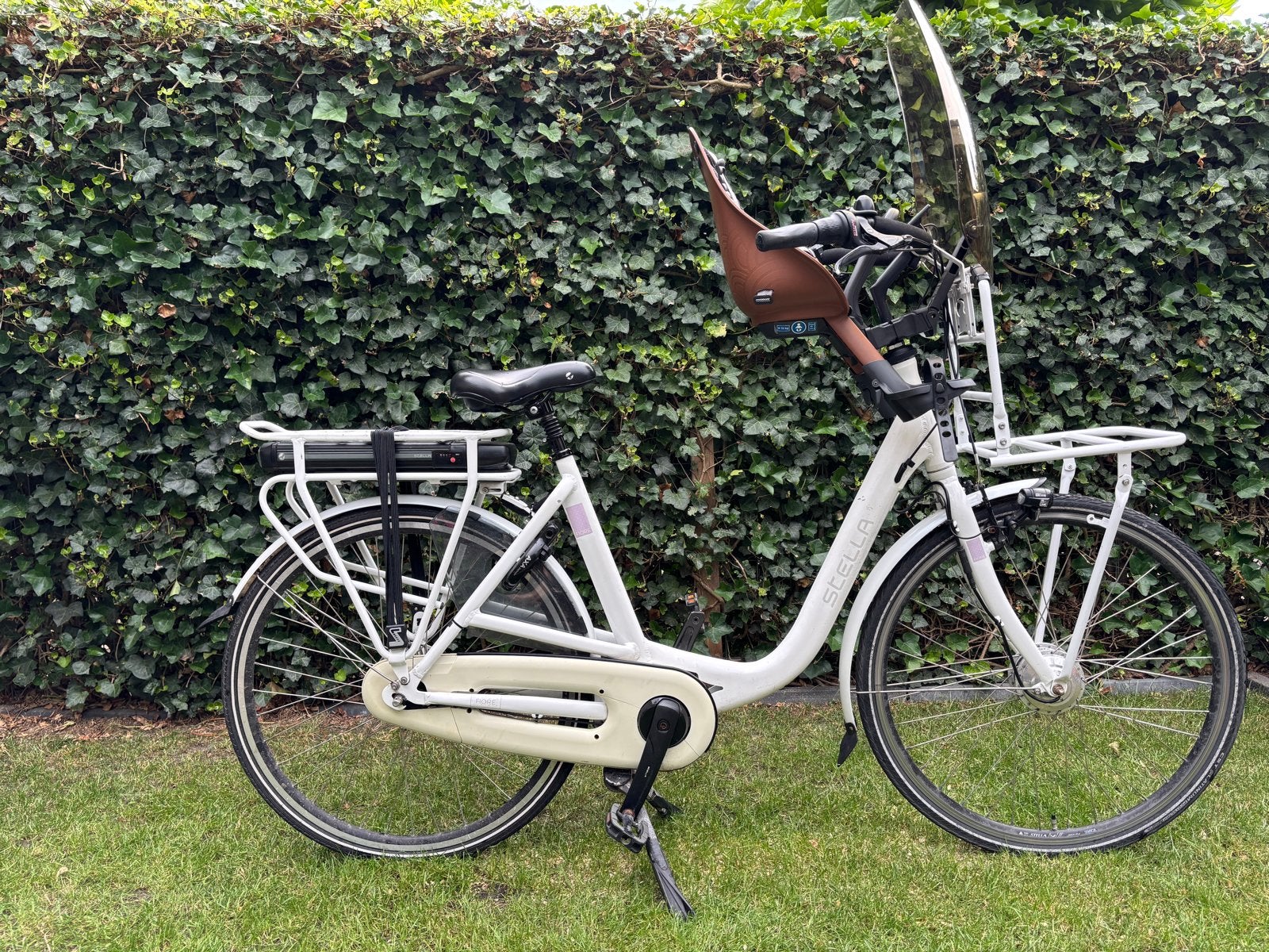 Stella Fiore elektrische moederfiets met Urban Iki voorzitje, 2 zitjes, Gebruikt, Windscherm, Ophalen