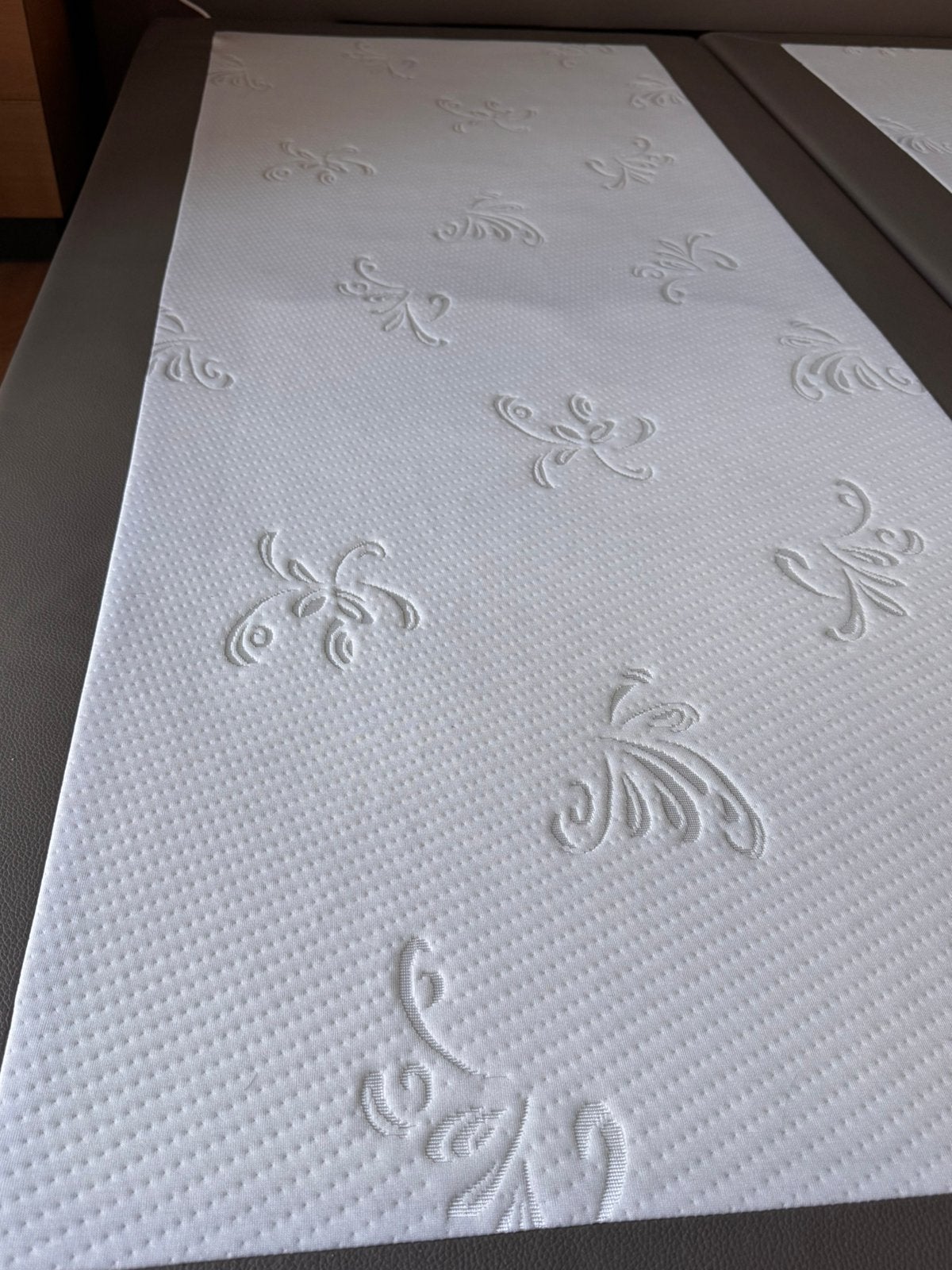 Twee SwissSense boxspring 90x200 cm, Huis en Inrichting, Slaapkamer | Boxsprings, Ophalen, 90 cm, Eenpersoons, Zo goed als nieuw