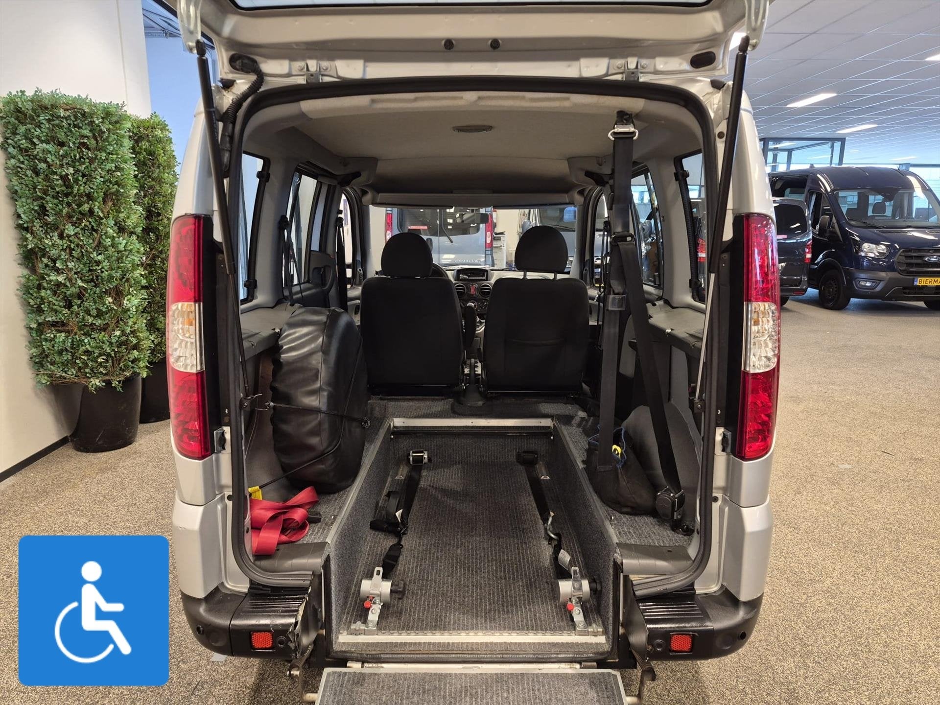 Fiat Doblo Rolstoelauto XXL-Ombouw (150cm binnenhoogte), 12 maanden, Gebruikt, Bedrijf, Handgeschakeld