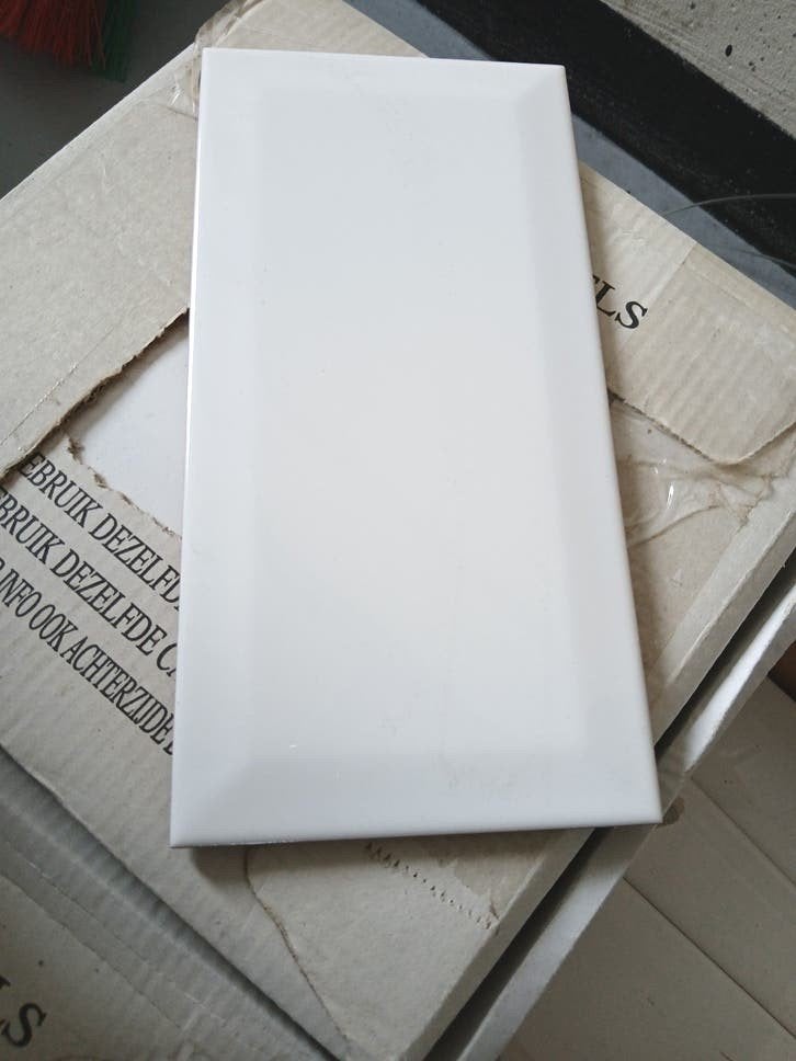 🍀 Nieuwe witte - facet -wandtegels 20x10 cm (113 stuks), Ophalen