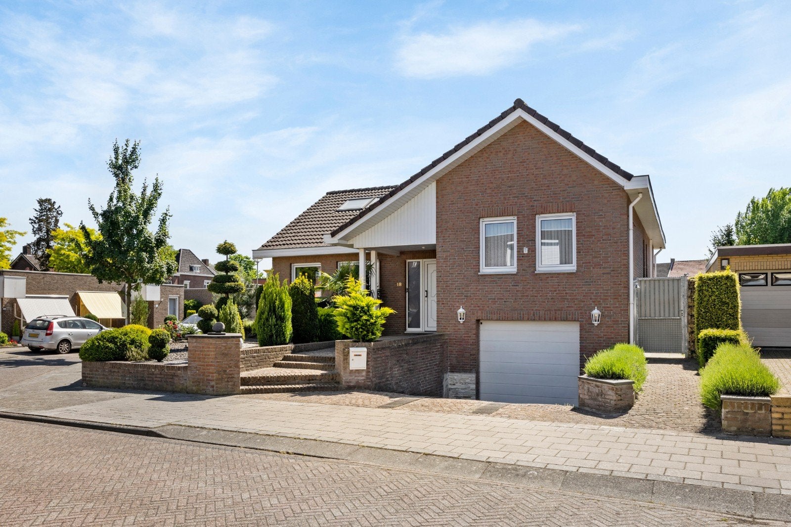 Vrijstaand woonhuis te koop, 200 tot 500 m², 8 kamers, 139 m², Limburg