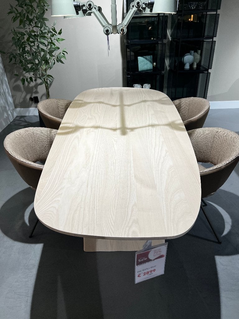 Design Eettafel Grut – Ovaal – Lichte Houttint, Ophalen, 100 tot 150 cm, Eikenhout, 200 cm of meer