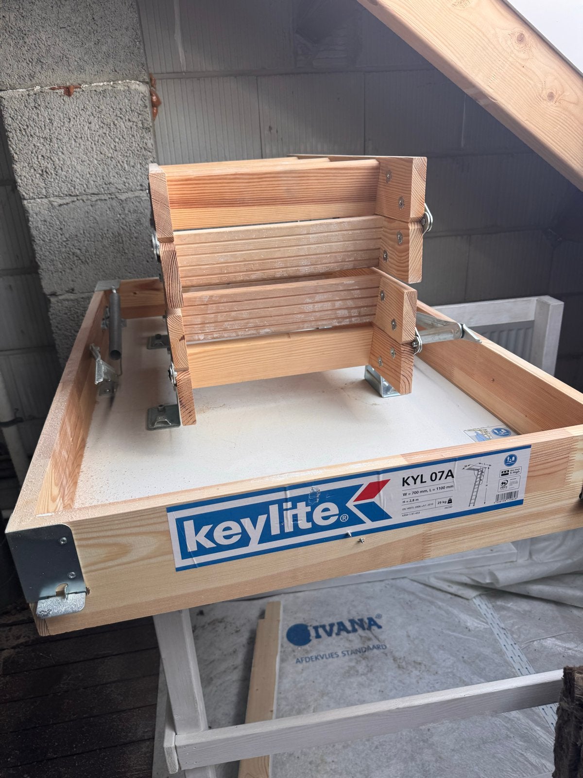 Keylite KYL 07A zoldertrap incl. balustrade (nieuwstaat), Ophalen, Trap, Zo goed als nieuw, Opvouwbaar of Inschuifbaar