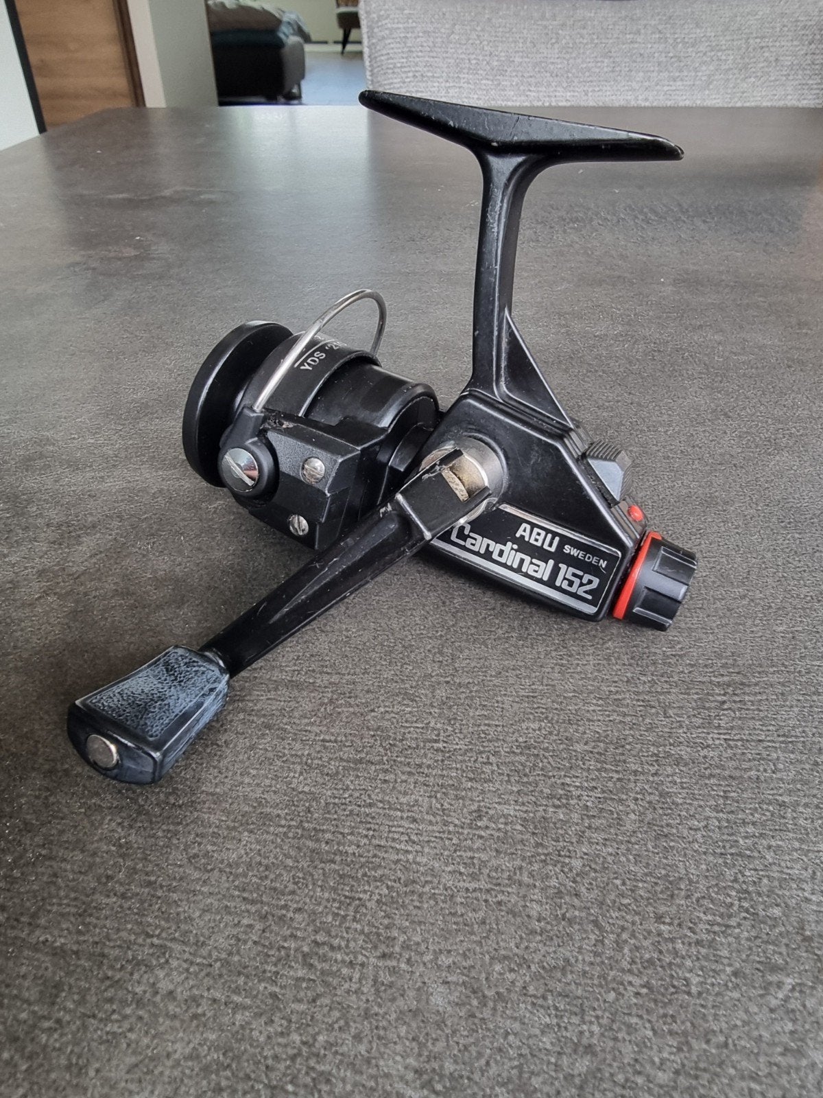 Te koop werpmolentje ABU CARDINAL 152., Watersport en Boten, Ophalen of Verzenden, Zo goed als nieuw, Molen