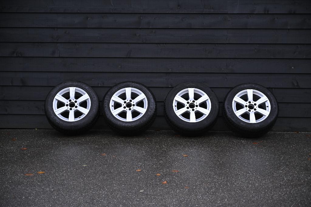 Originele Mercedes E-klasse (W212) 16” met winterbanden, Auto-onderdelen, Banden en Velgen, Ophalen, 16 inch, Banden en Velgen