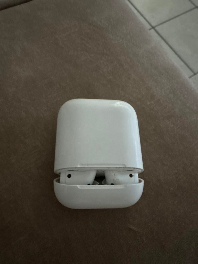 AirPod 1 - Te koop, Ophalen of Verzenden, Gebruikt, Overige merken, Draadloos