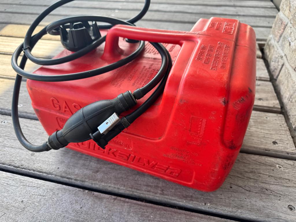 Quicksilver 12L Benzinetank met slang voor buitenboordmotor, Ophalen of Verzenden, Gebruikt, Motor en Techniek