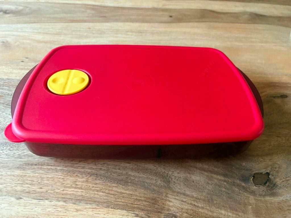 Tupperware CrystalPlus Vakkenbord Rechthoekig zgan, Huis en Inrichting, Ophalen of Verzenden, Zo goed als nieuw, Schaal