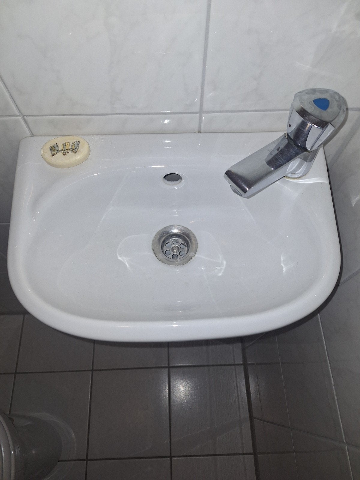 fontein  en toilet -  gebruikt kleur wit, Ophalen, Gebruikt, Chroom, Wastafel