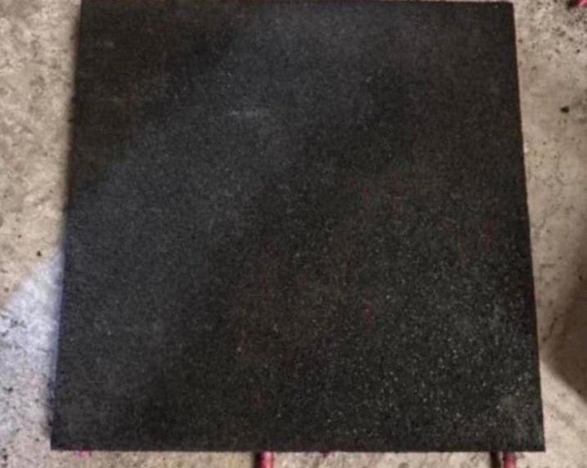 Rubberen tegels 50x50x4,5 speeltoestel paardenstal ruim 17m2, Ophalen, Gebruikt, Overige typen, Rubber