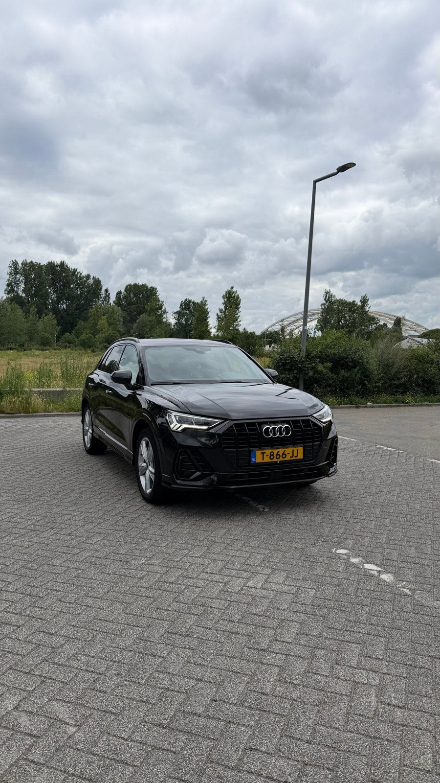 Audi Q3 35 TFSI S Tronic, 4 cilinders, 150 pk, 1505 kg, Zwart