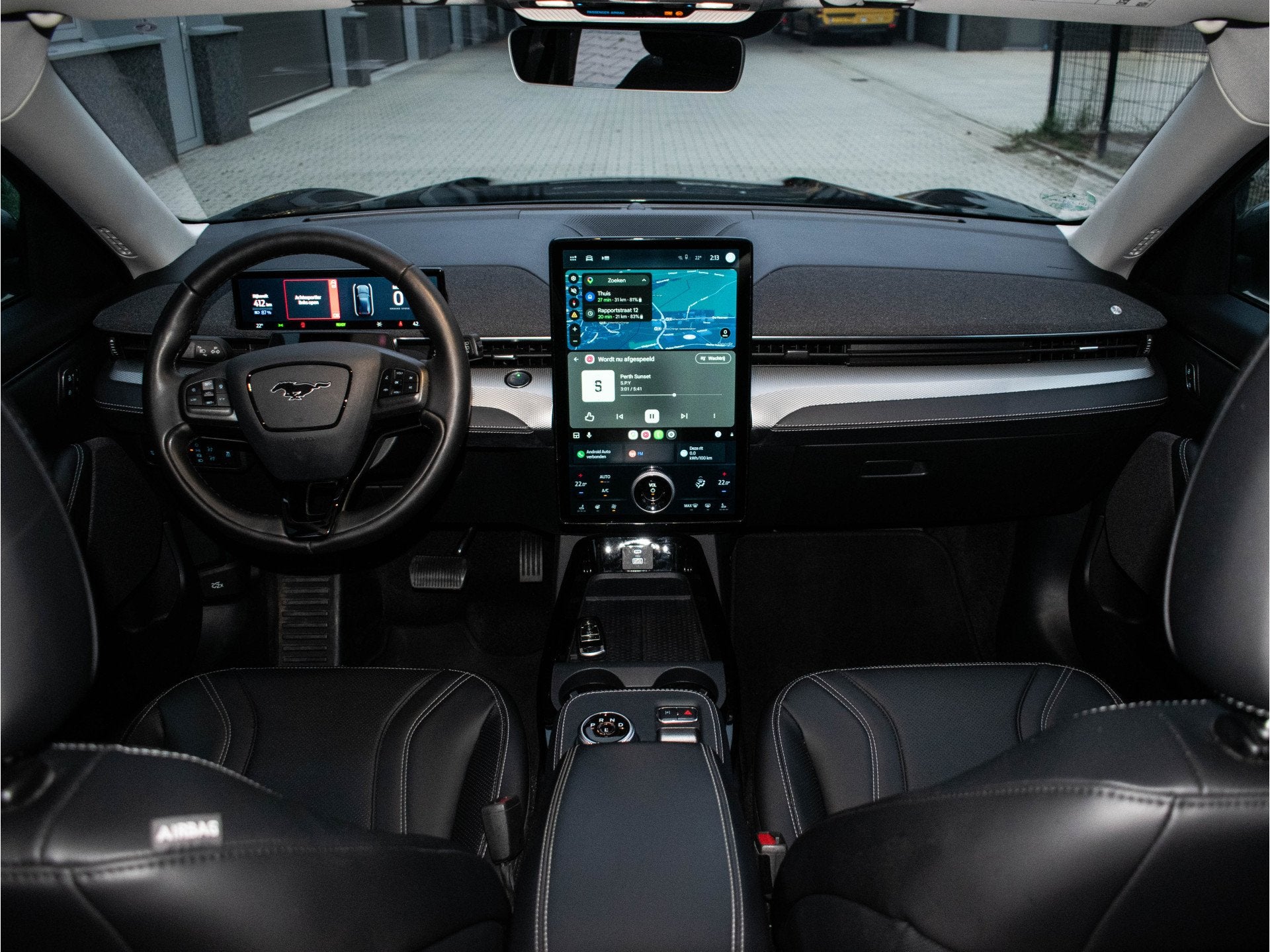 Ford Mustang Mach-E Extended RWD 98 kWh | SOH 95,8 | Pano |, Auto's, Automaat, Dealer onderhouden, Gebruikt, Zwart