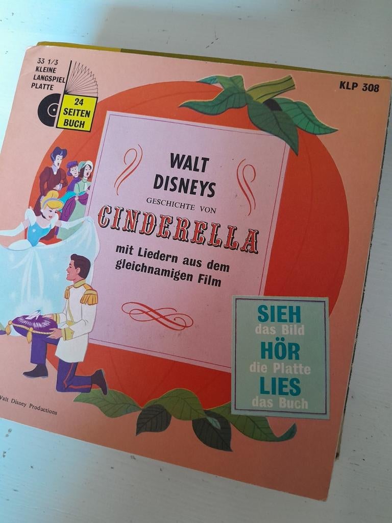 Walt Disney 7inch cinderella, Ophalen of Verzenden, Zo goed als nieuw, Nederlandstalig