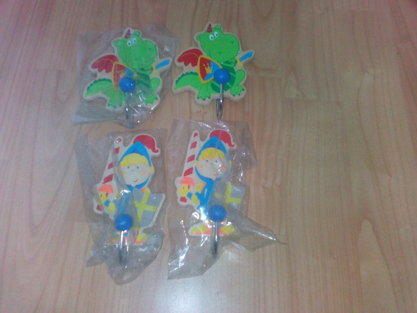 Leuke kapstokhaakjes voor kinderkamer (draak/ridder), Ophalen, Hout, Meerkleurig, Overige stijlen