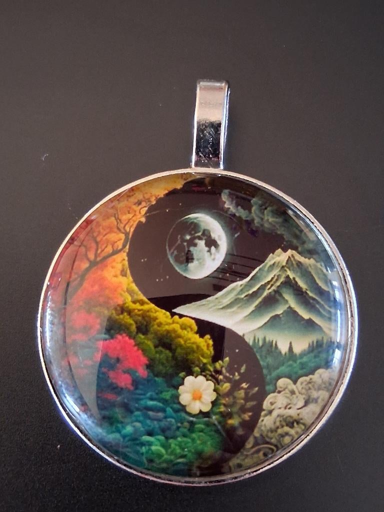 hanger Yin Yang Summer Winter Moon, Ophalen of Verzenden, Nieuw, Overige kleuren, Glas of Kristal