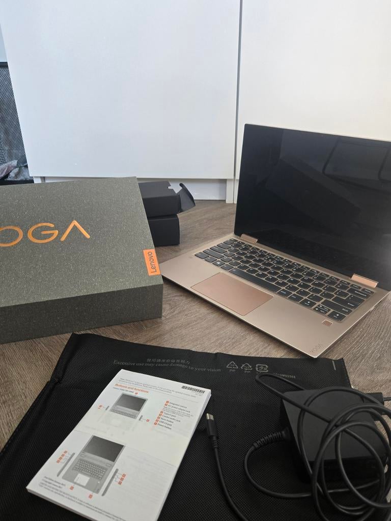 Lenovo Yoga 720-13IKB - 13 inch touchscreen laptop, 256 GB, 2 tot 3 Ghz, Qwerty, 8 GB