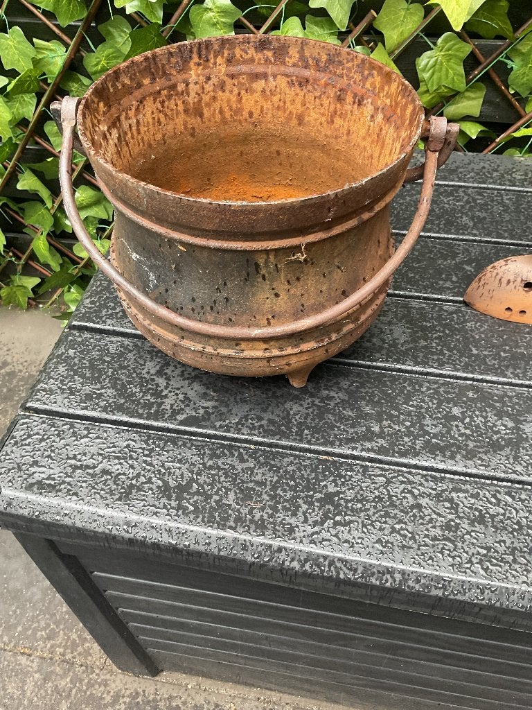 Heksenketel gietijzeren, Ophalen