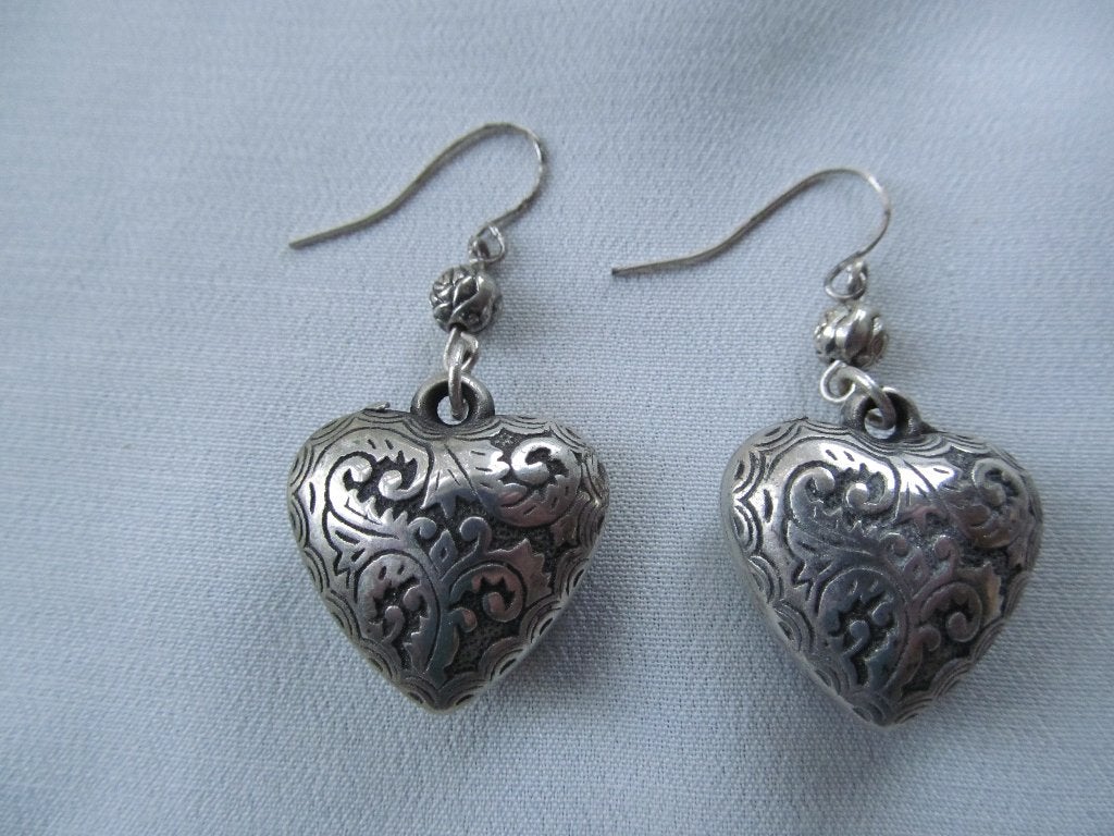 Oorhangers zilverkleurig, hart vorm, Overige materialen, Hangers, Ophalen of Verzenden, Zo goed als nieuw