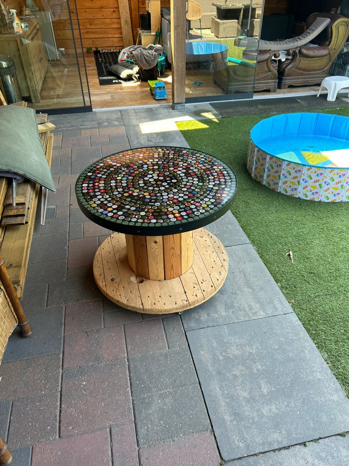 Bierdoppen tafel!, Ophalen, Zo goed als nieuw, Rond, 50 tot 100 cm