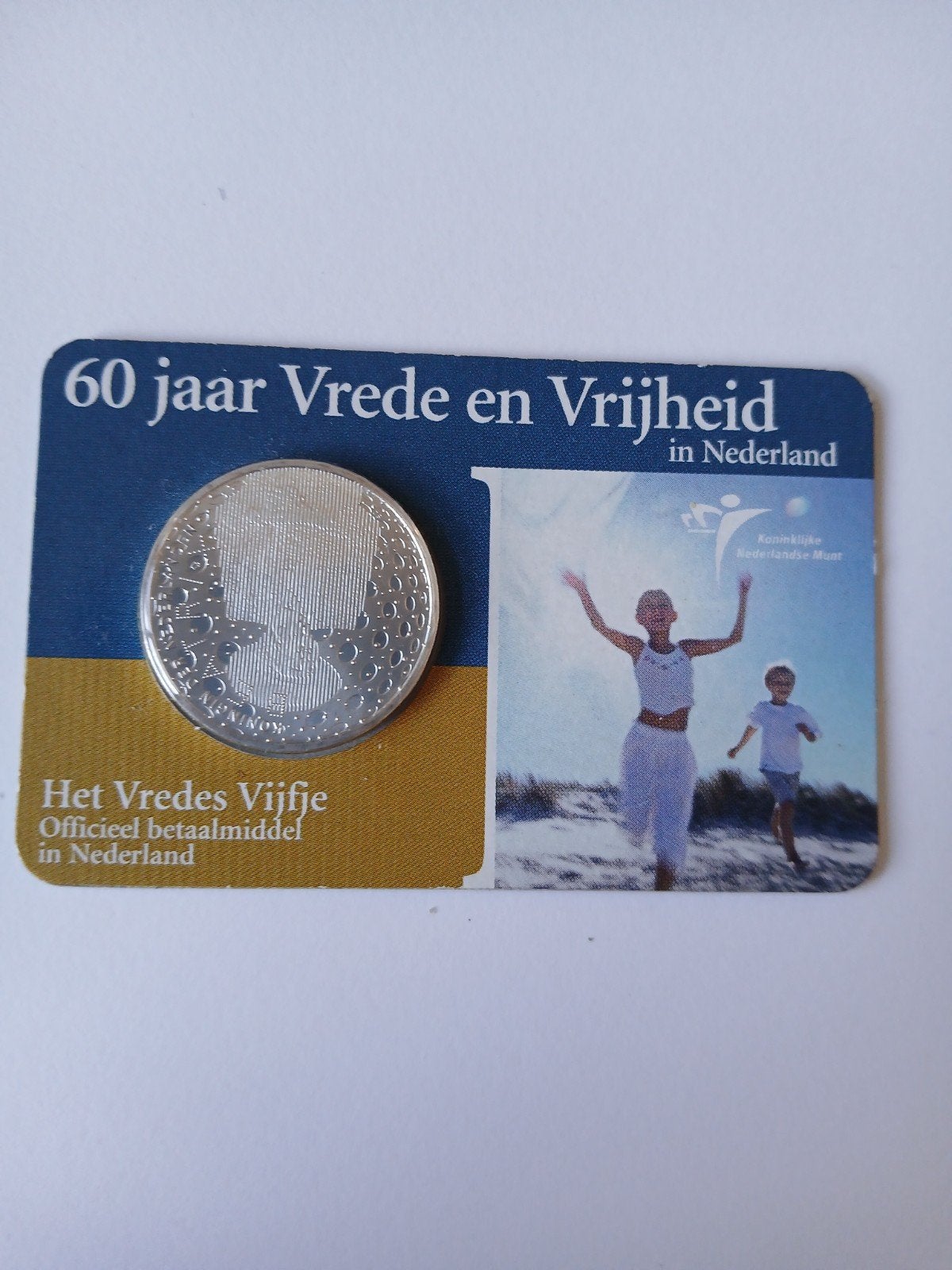 zilveren vijfje, 60 jaar vrede en vrijheid 2005, Postzegels en Munten, Munten | Nederland, Ophalen of Verzenden, Koningin Beatrix